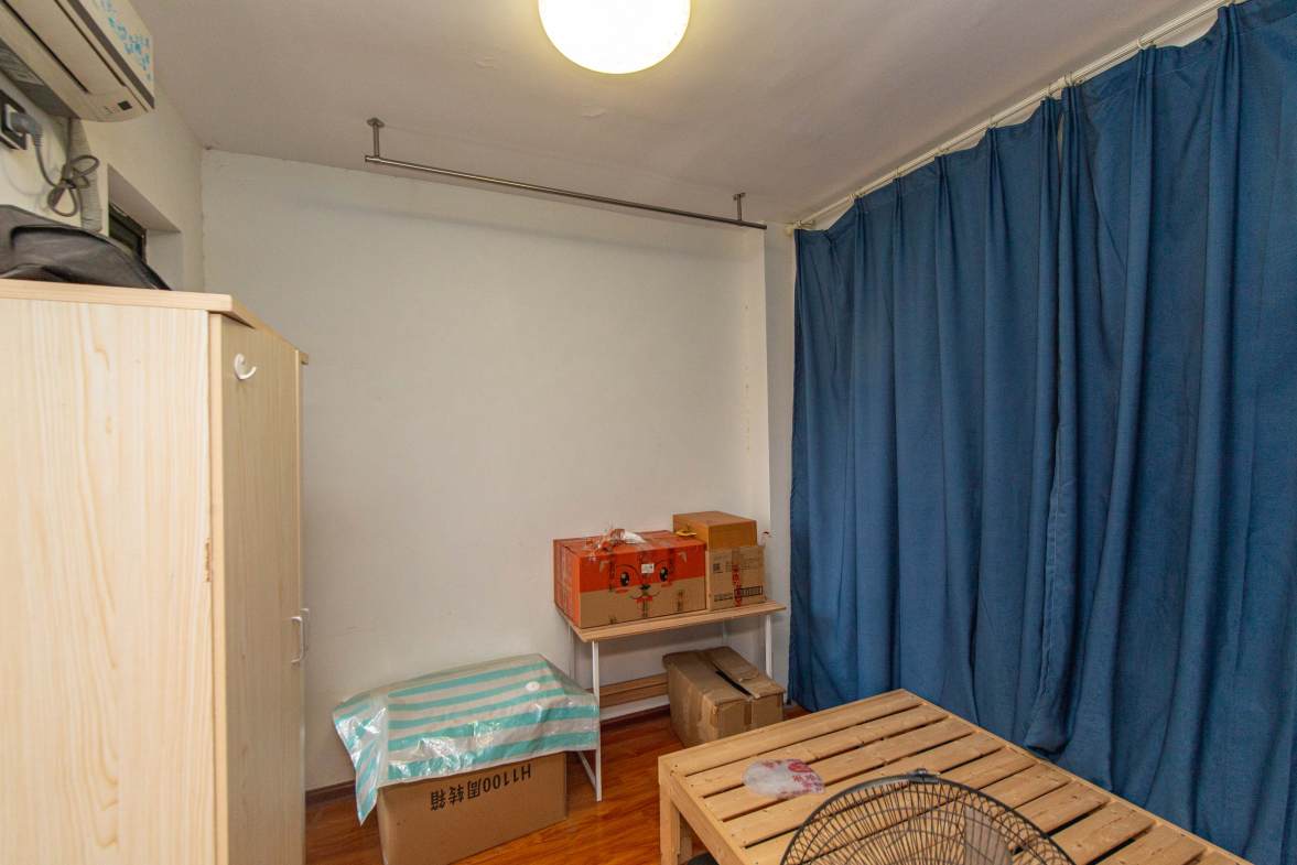 兴旺正佳广场（金石雅苑）  3室2厅1卫    102.0万卧室