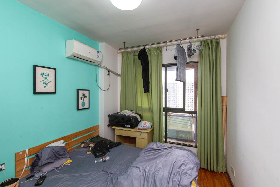 兴旺正佳广场（金石雅苑）  3室2厅1卫    102.0万卧室