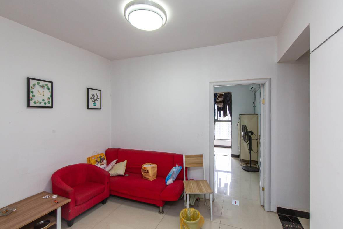 兴旺正佳广场（金石雅苑）  3室2厅1卫    102.0万客厅