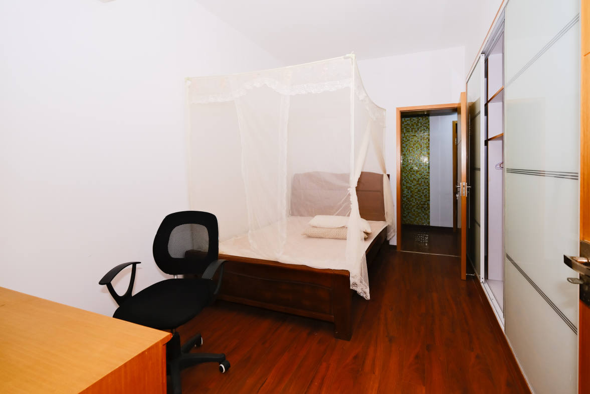 泰格林纸  3室2厅2卫    92.0万 泰格林纸  3室2厅2卫    92.0万卧室