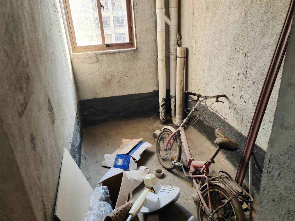 湖湾世景  3室2厅1卫    1500.0元/月室内图