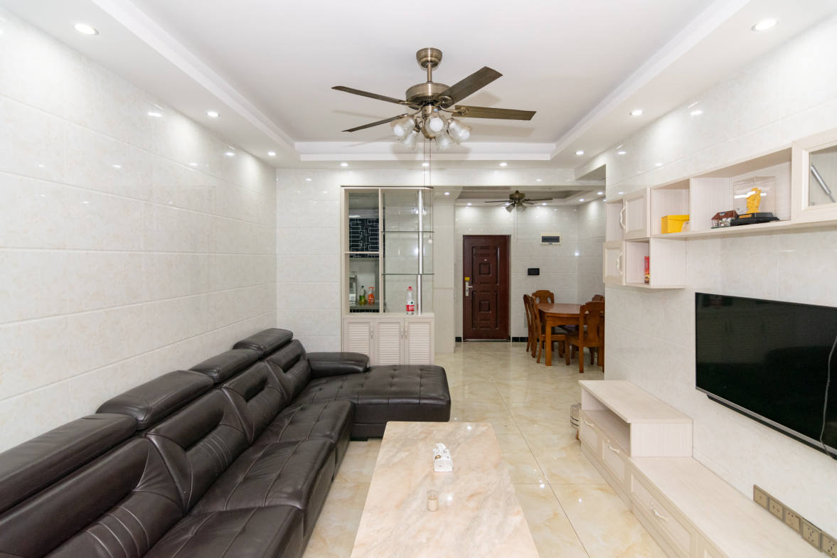 润和紫郡一期  2室2厅1卫    73.0万 润和紫郡一期  2室2厅1卫    73.0万客厅