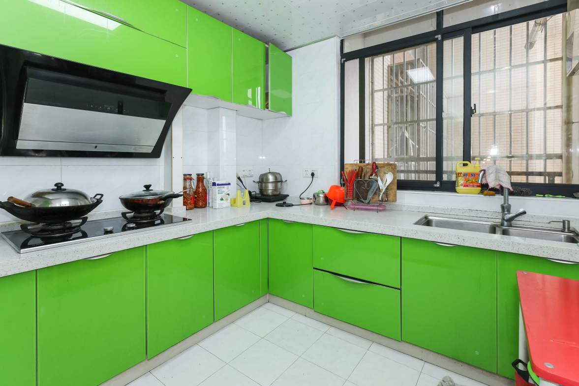 天元涉外景园B区  3室2厅2卫    132.0万厨房