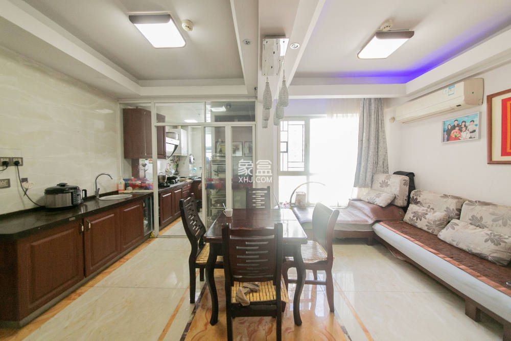 北辰三角洲D3区 4室1厅1厨3卫 275.39万