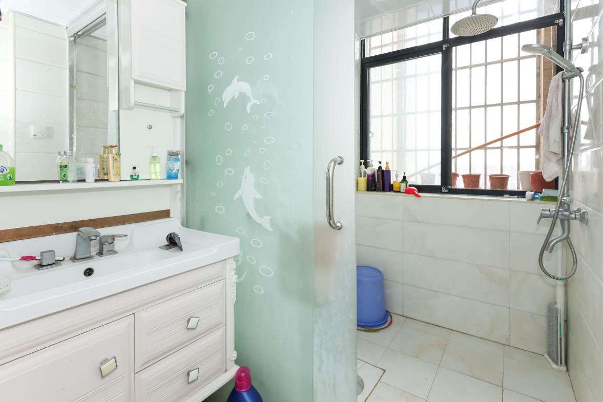 天元涉外景园B区  3室2厅2卫    132.0万卫生间