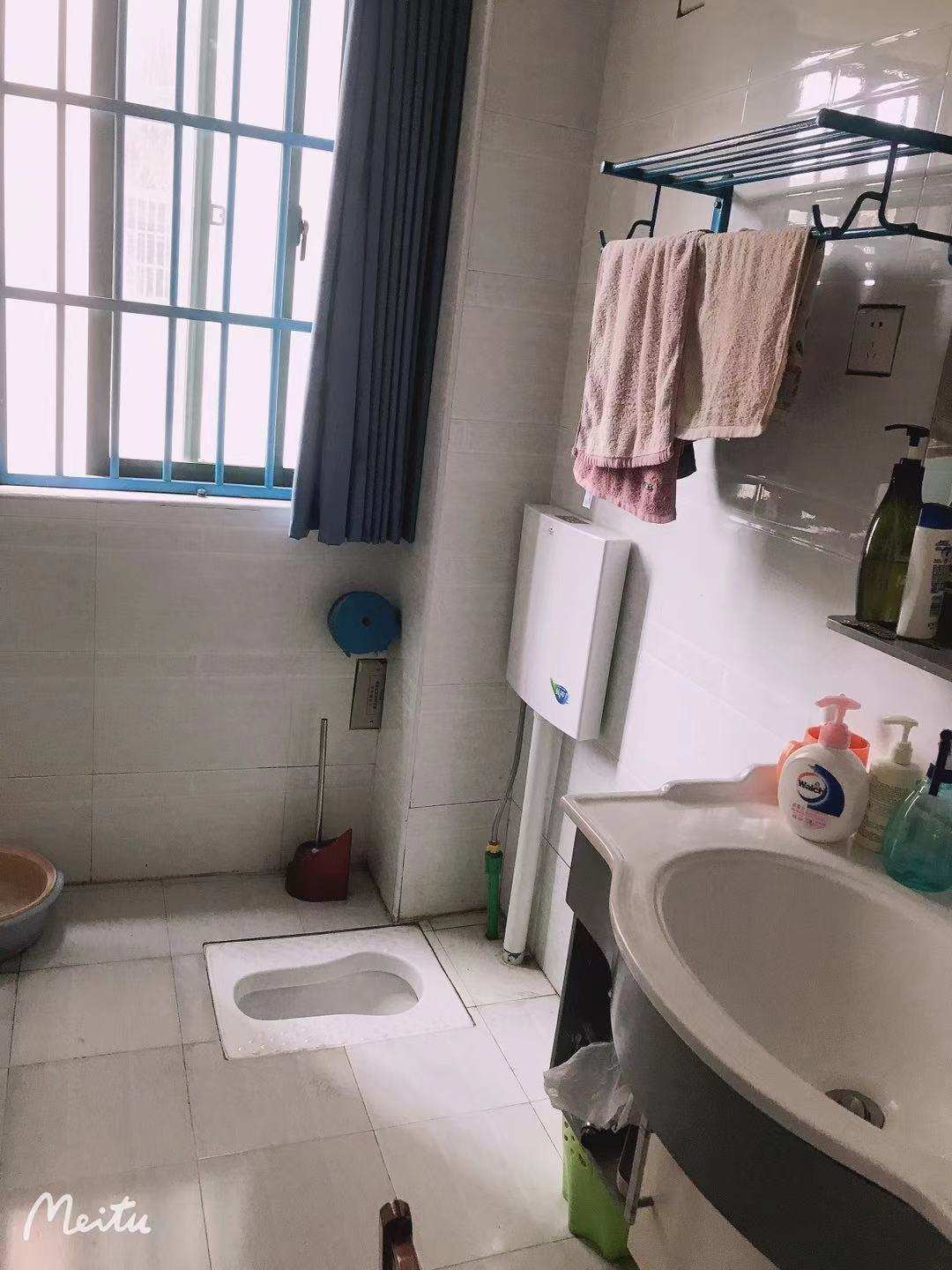 君临新世界  3室2厅1卫    2500.0元/月 君临新世界  3室2厅1卫    2500.0元/月户型图