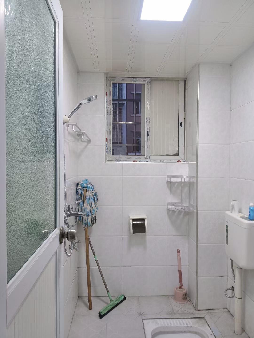 高坪头安置小区 1室1厅1卫 1200.0元/月 高坪头安置小区 1室1厅1卫 1200.0元/月室内图