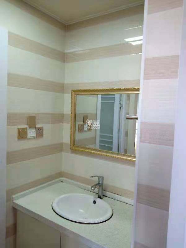 福隆巴陵尚都  1室1厅1卫    1800.0元/月