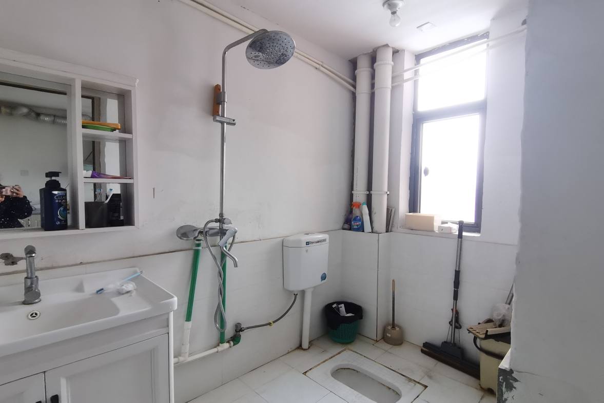 鑫怡佳苑 4室2厅2卫 2300.0元/月 鑫怡佳苑 4室2厅2卫 2300.0元/月室内图