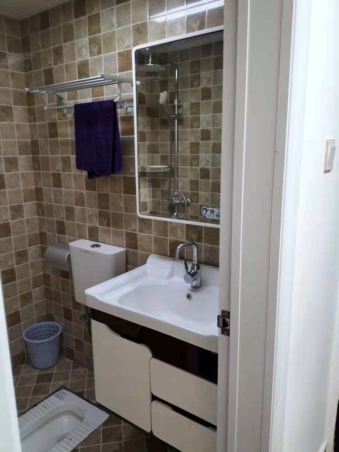 盛世时代广场 1室1厅1卫 1200.0元/月 盛世时代广场 1室1厅1卫 1200.0元/月室内图