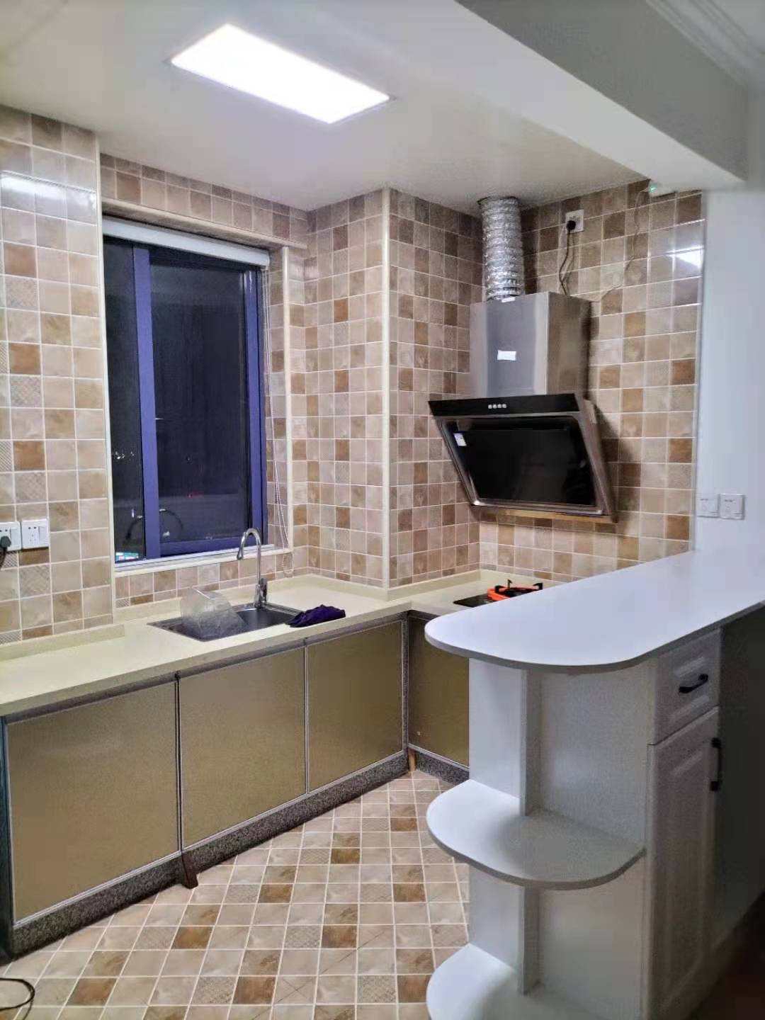 盛世时代广场 1室1厅1卫 1200.0元/月 盛世时代广场 1室1厅1卫 1200.0元/月室内图