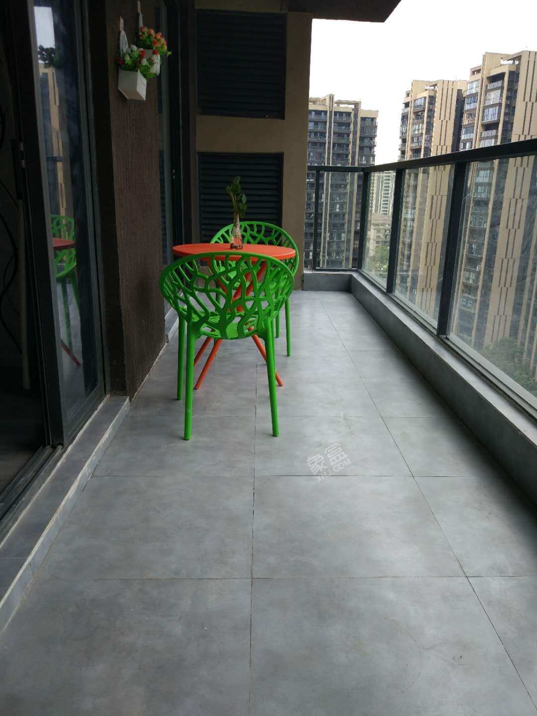 凯德世纪名邸  3室2厅1卫    3600.0元/月 凯德世纪名邸  3室2厅1卫    3600.0元/月室内图