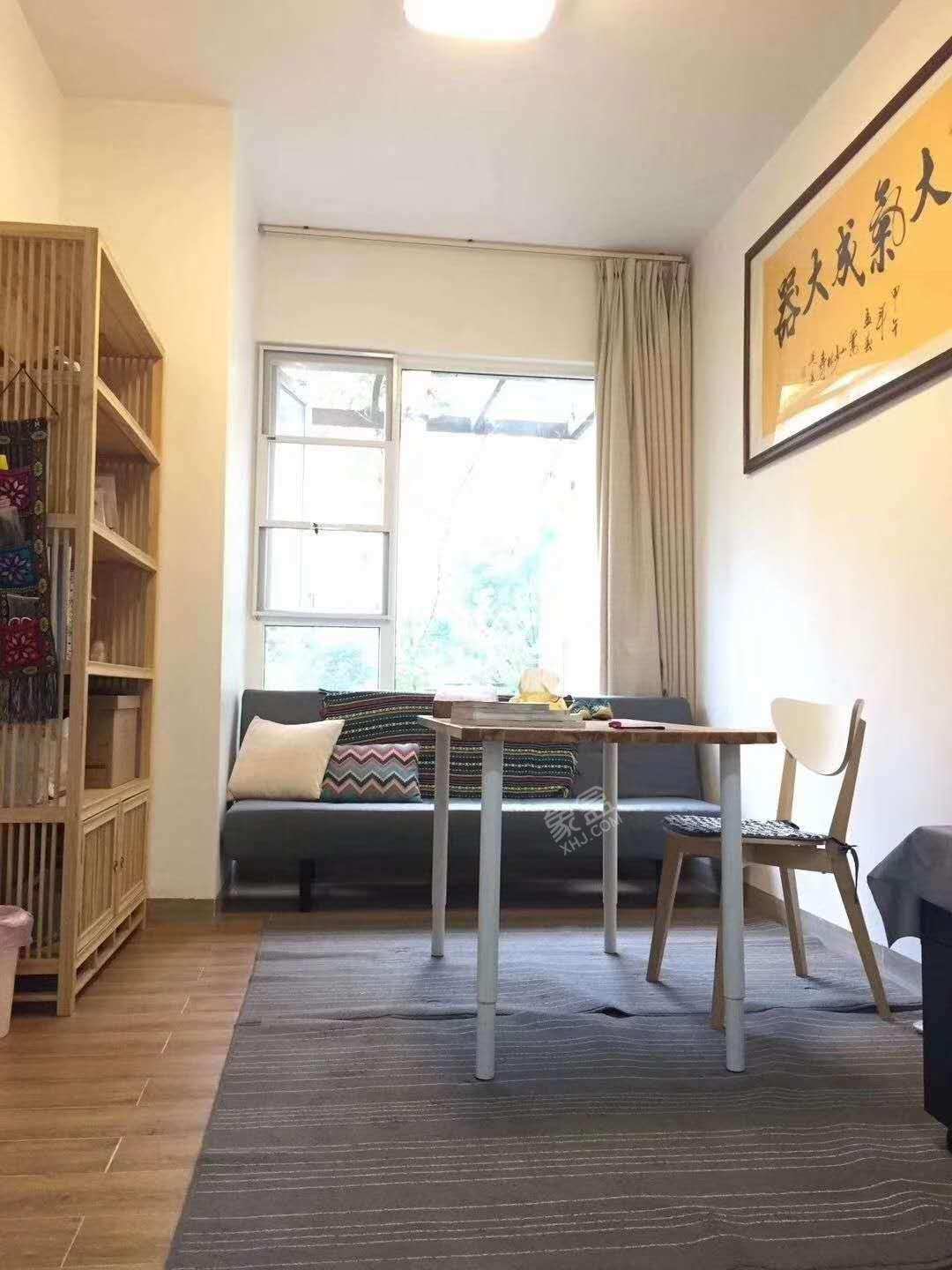 南湖左岸如果  2室2厅1卫    165.0万客厅