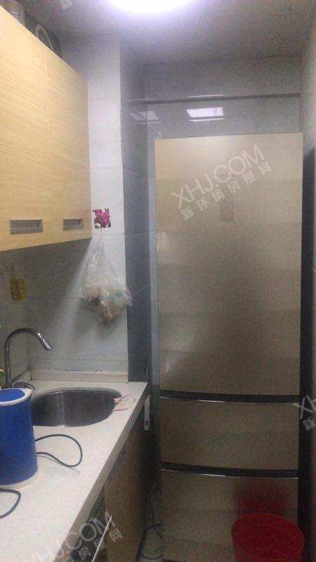 戛纳滨江  1室1厅1卫    2000.0元/月室内图