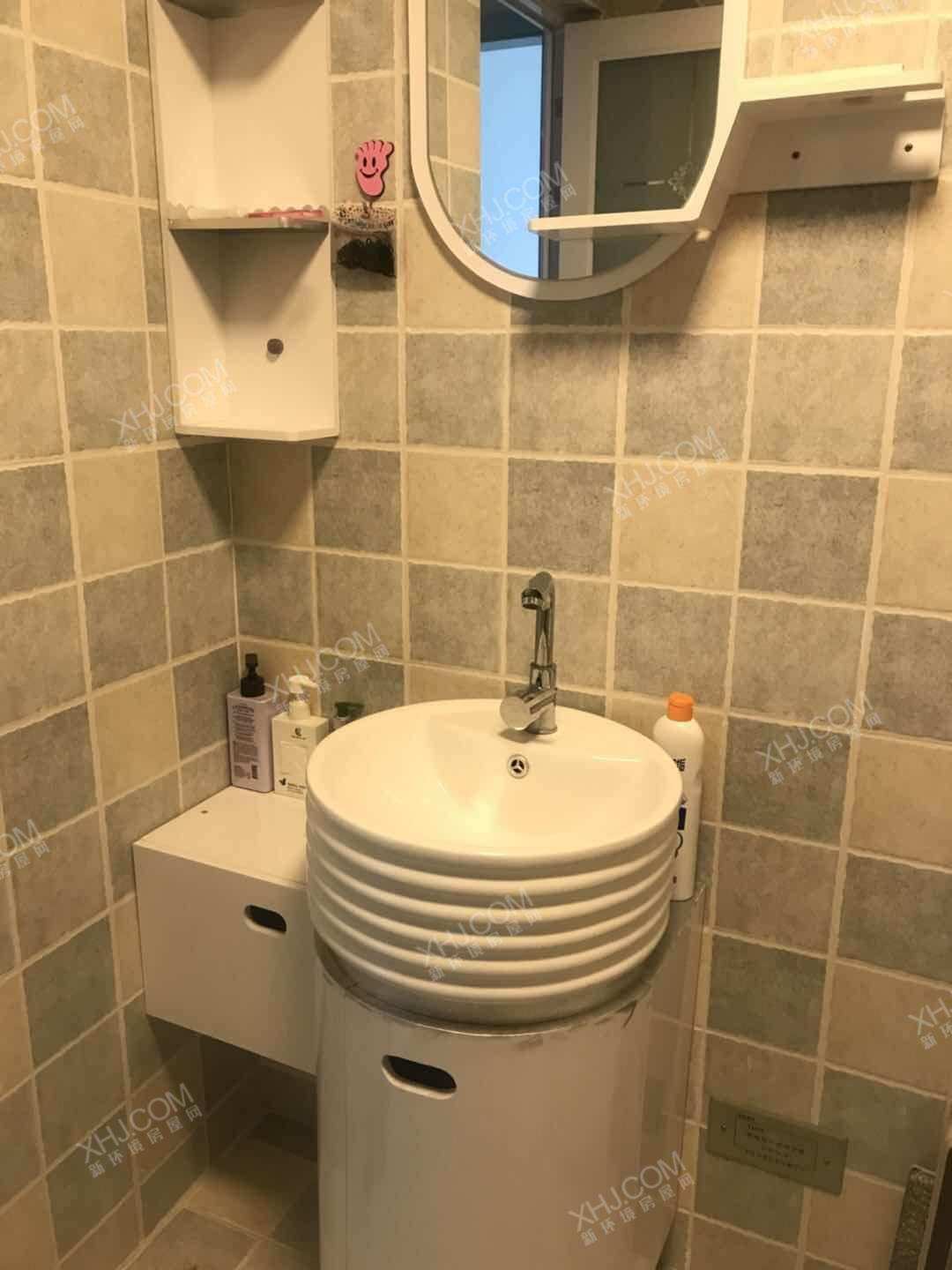 世龙广场  1室1厅1卫    3100.0元/月室内图