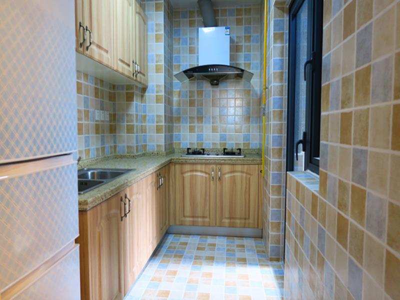 绿地之窗  2室2厅1卫    3300.0元/月室内图