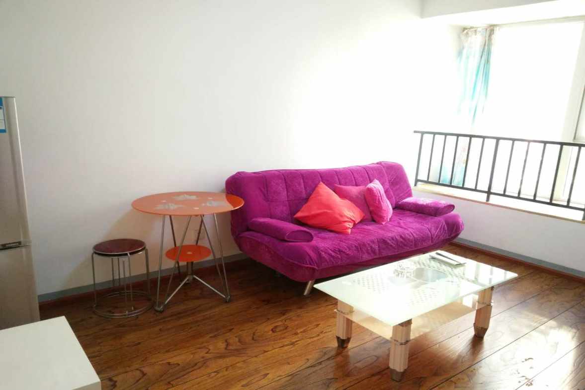 馨光华庭  1室1厅1卫    1550.0元/月室内图