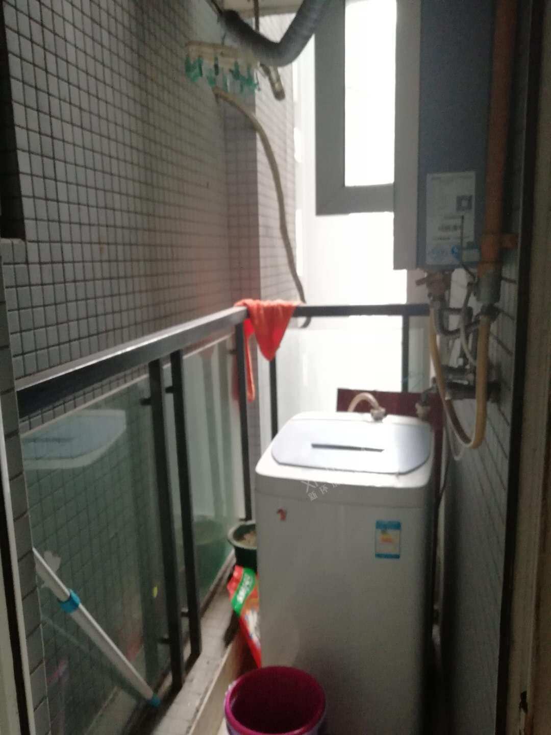 左右小区 1室1厅1卫 1500.0元/月 左右小区 1室1厅1卫 1500.0元/月室内图