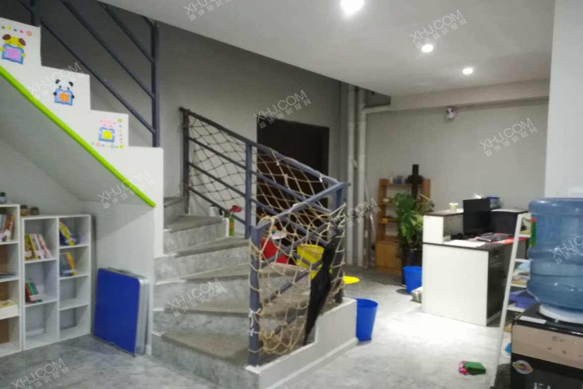 汇锦广场  2室2厅2卫    6800.0元/月 汇锦广场  2室2厅2卫    6800.0元/月室内图