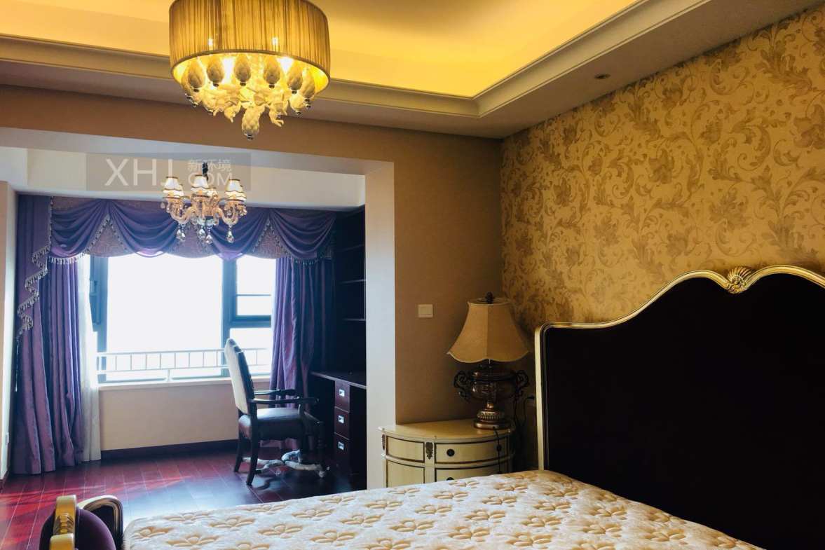 龙湖世纪峰景  4室2厅2卫    10000.0元/月室内图