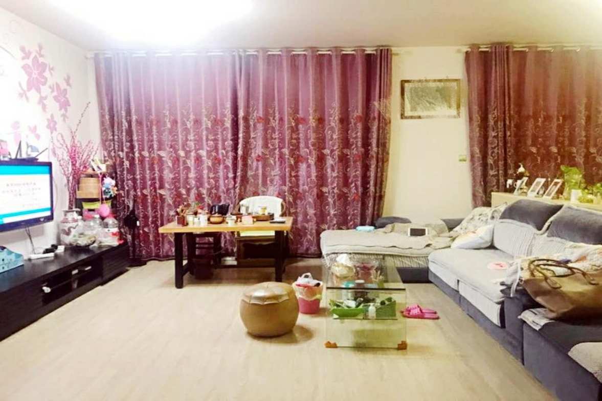 瑞景光华  4室2厅2卫   359.00万室内图1