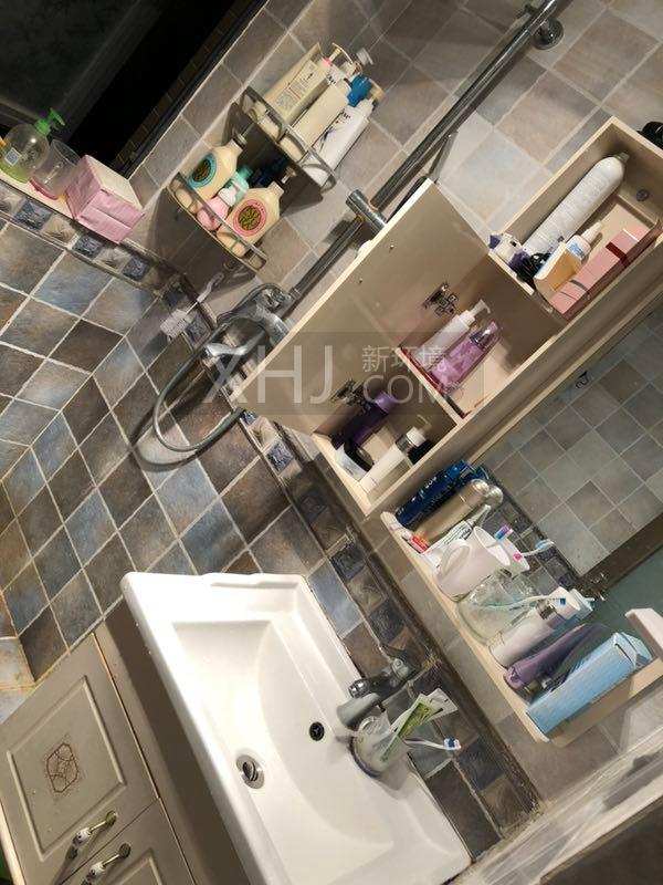 时代晶座  2室1厅1卫    2700.0元/月室内图