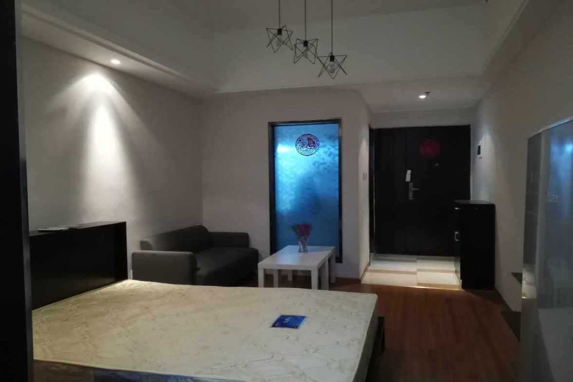 汇锦广场  1室1厅1卫    2100.0元/月 汇锦广场  1室1厅1卫    2100.0元/月室内图