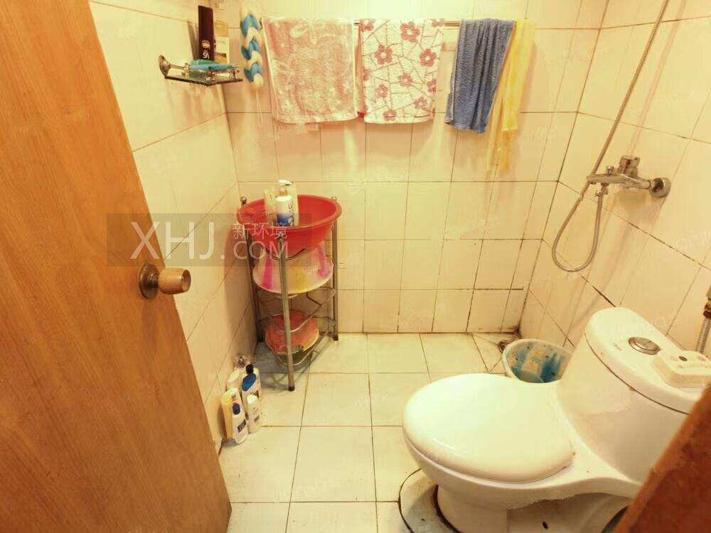 百家苑  2室1厅1卫    102.0万客厅