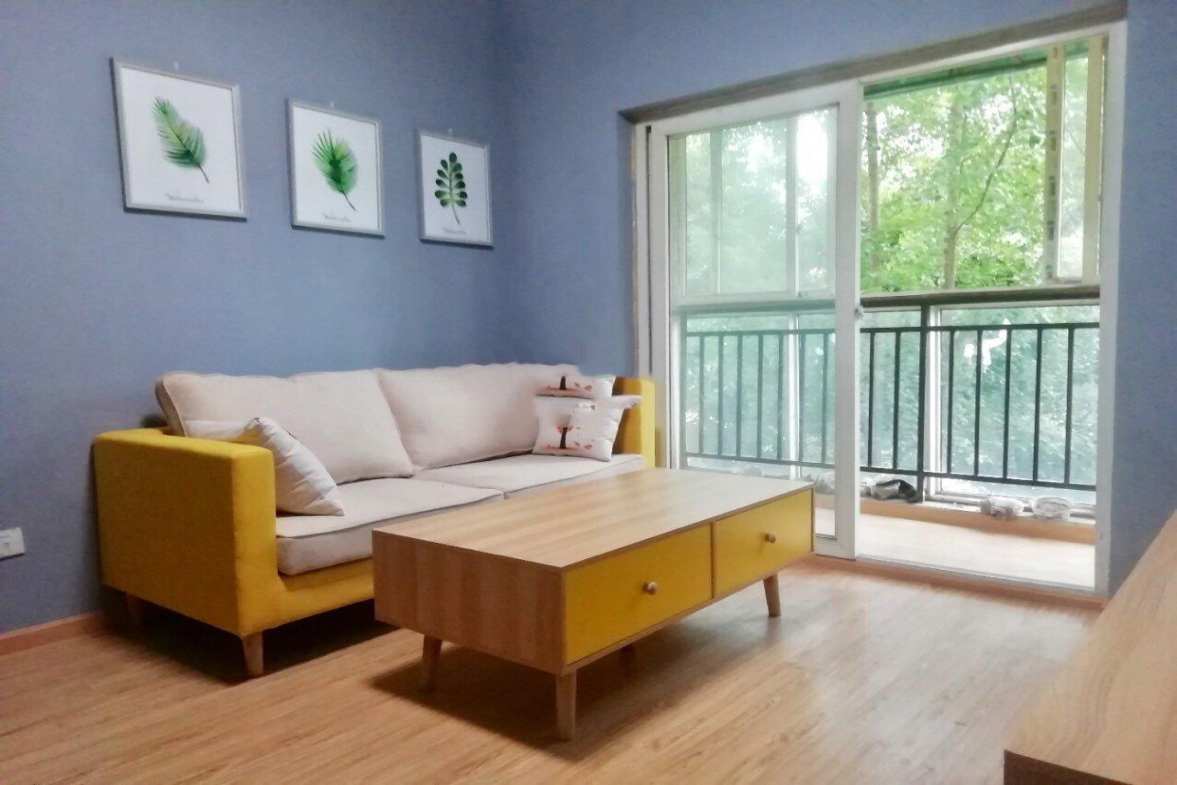 清江小区  1室1厅1卫    1500.0元/月室内图1