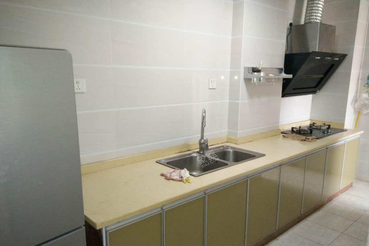 中铁西城二期  4室2厅2卫    4000.0元/月室内图