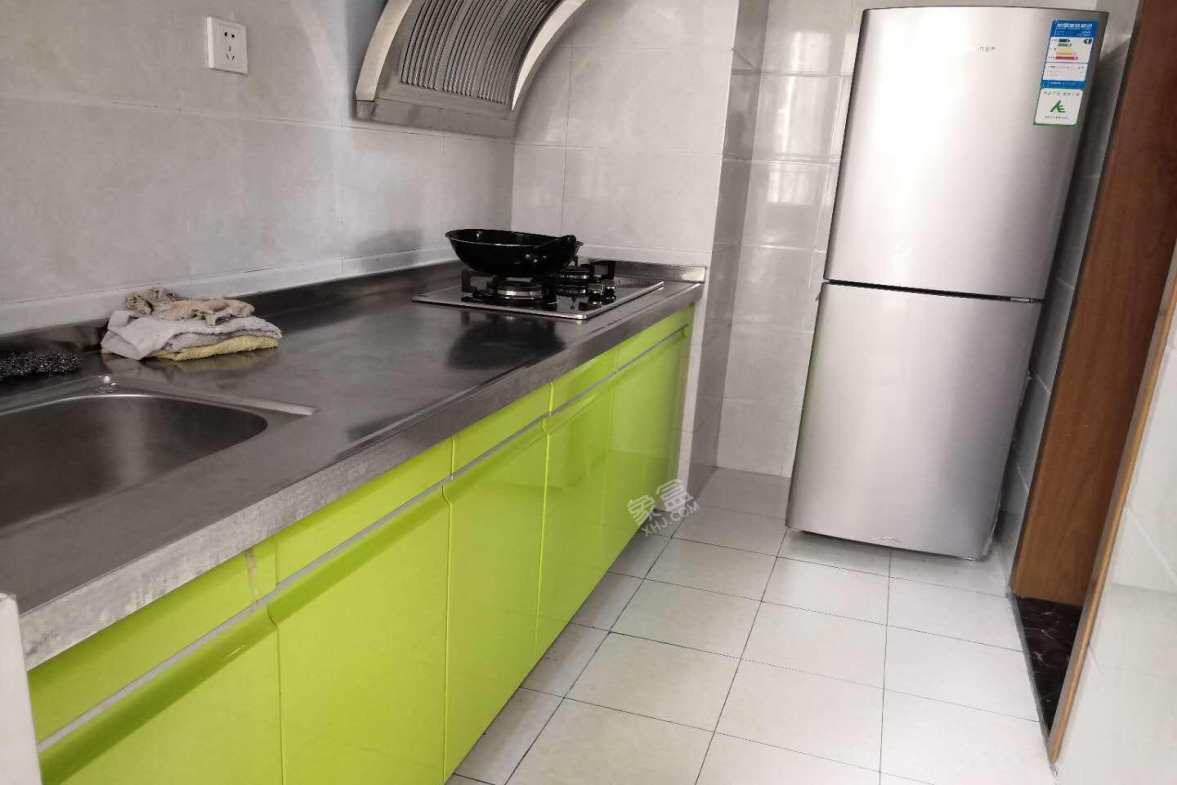 天府豪庭  2室2厅1卫    3500.0元/月 天府豪庭  2室2厅1卫    3500.0元/月室内图