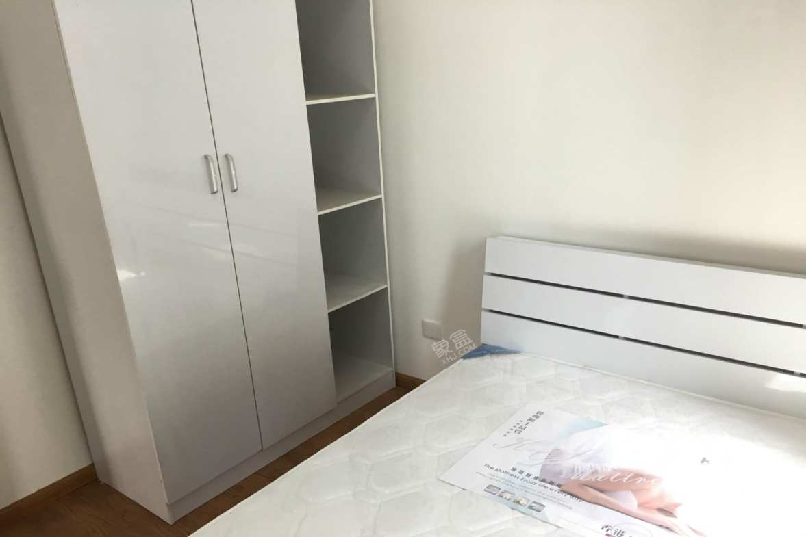 凯德世纪名邸  3室1厅1卫    3500.0元/月 凯德世纪名邸  3室1厅1卫    3500.0元/月室内图