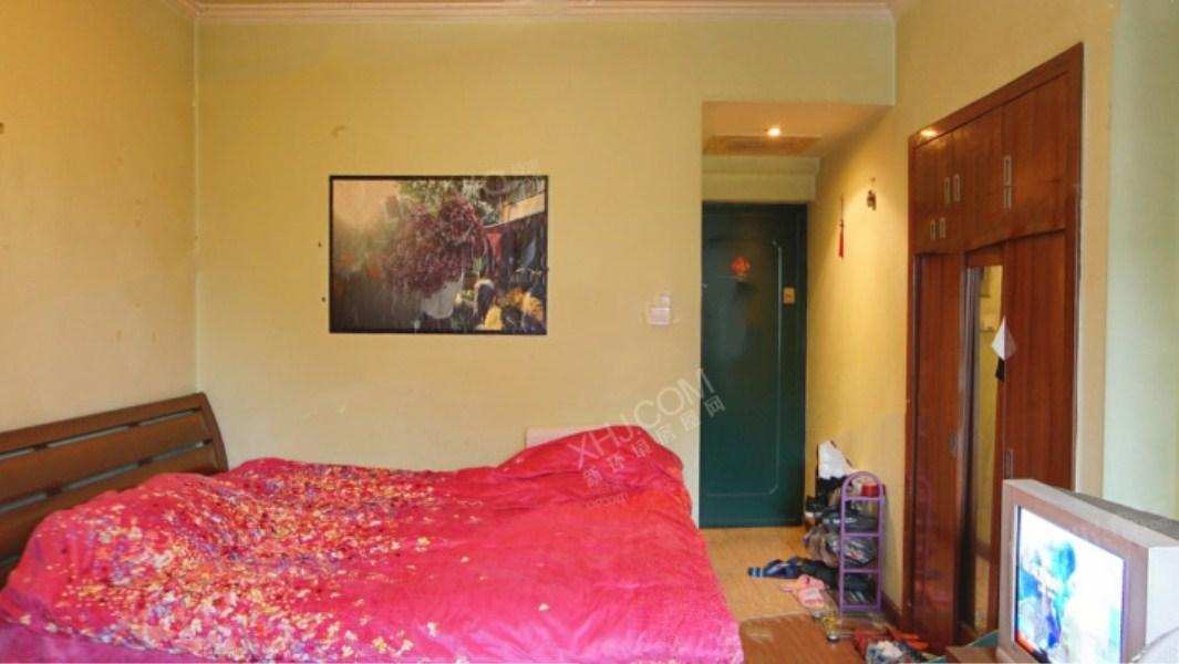 海棠月色  1室0厅1卫    85.0万客厅