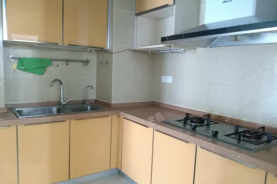 成都奥克斯广场 2室2厅1卫 4300.0元/月 成都奥克斯广场 2室2厅1卫 4300.0元/月室内图