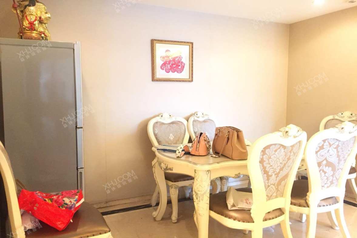 凯旋天际湾  2室1厅1卫    2800.0元/月室内图