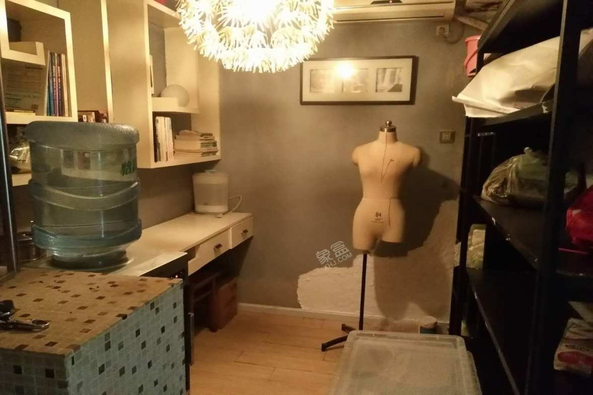 金阳易诚国际  2室2厅1卫    2600.0元/月 金阳易诚国际  2室2厅1卫    2600.0元/月室内图