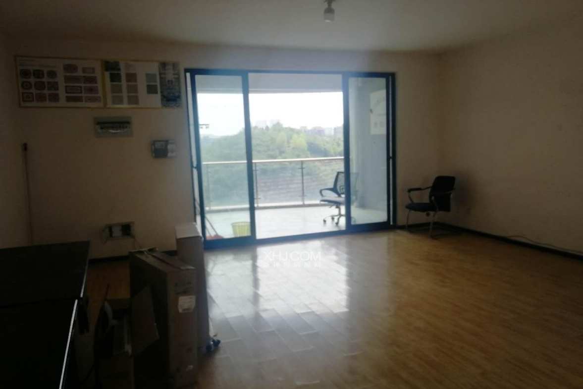 金阳世纪城龙禧苑  3室2厅2卫    2800.0元/月室内图