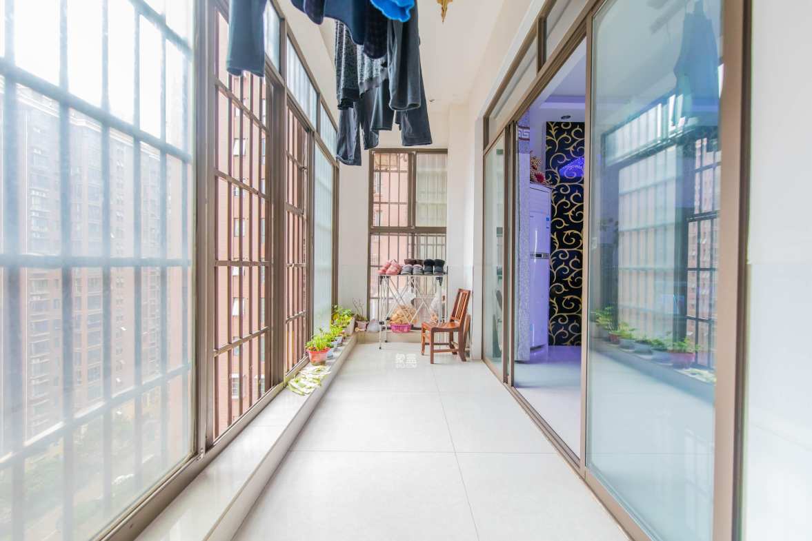 方略潇邦  3室2厅1卫   79.80万阳台