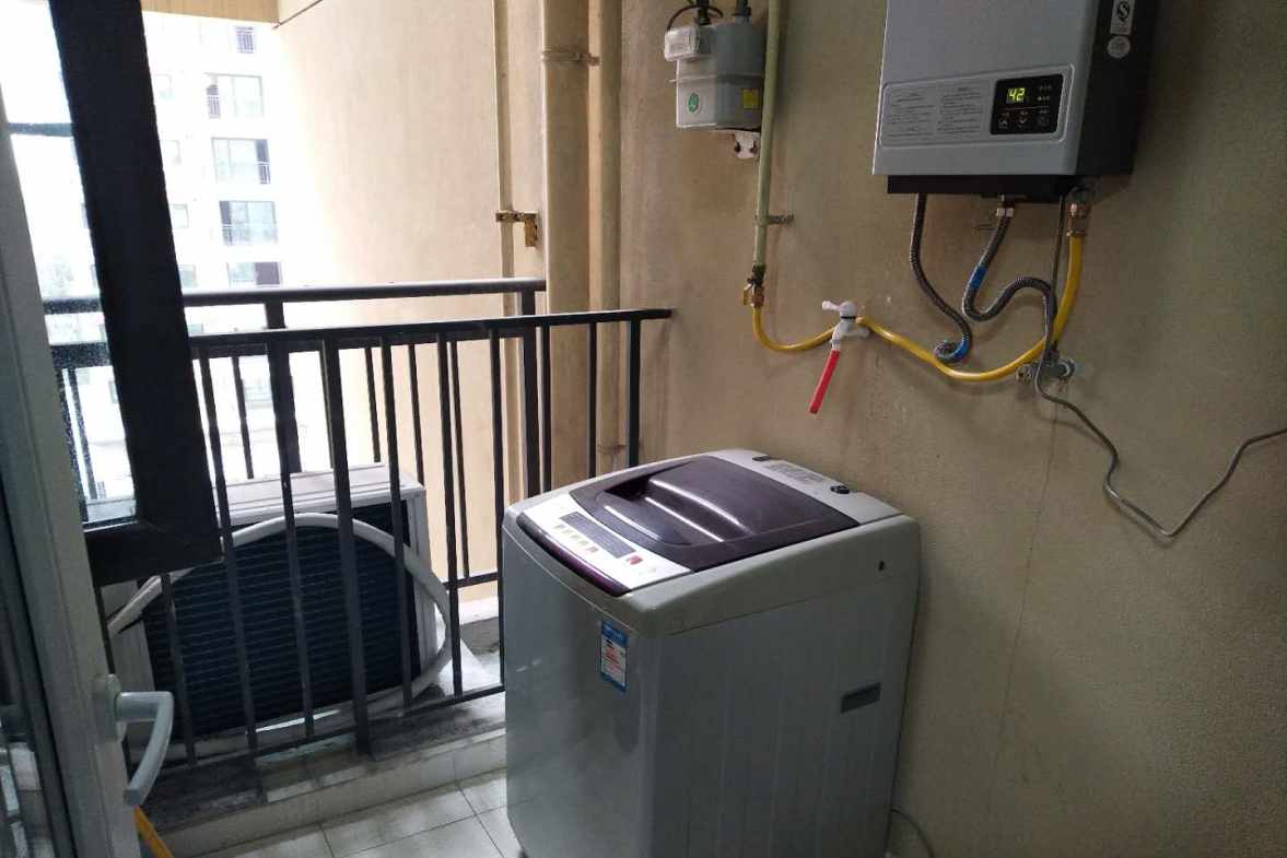 东原时光道 3室2厅1卫 2499.0元/月 东原时光道 3室2厅1卫 2499.0元/月室内图