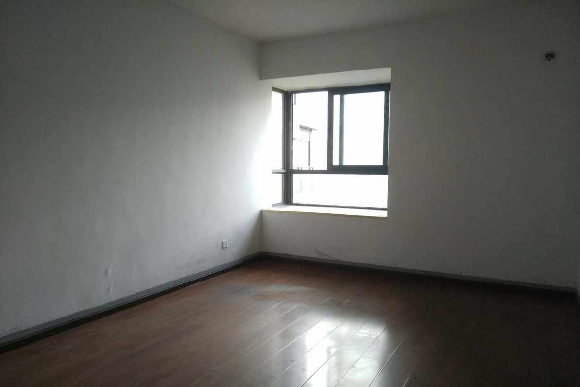 中大君悦金沙4期  3室2厅2卫    3500.0元/月室内图