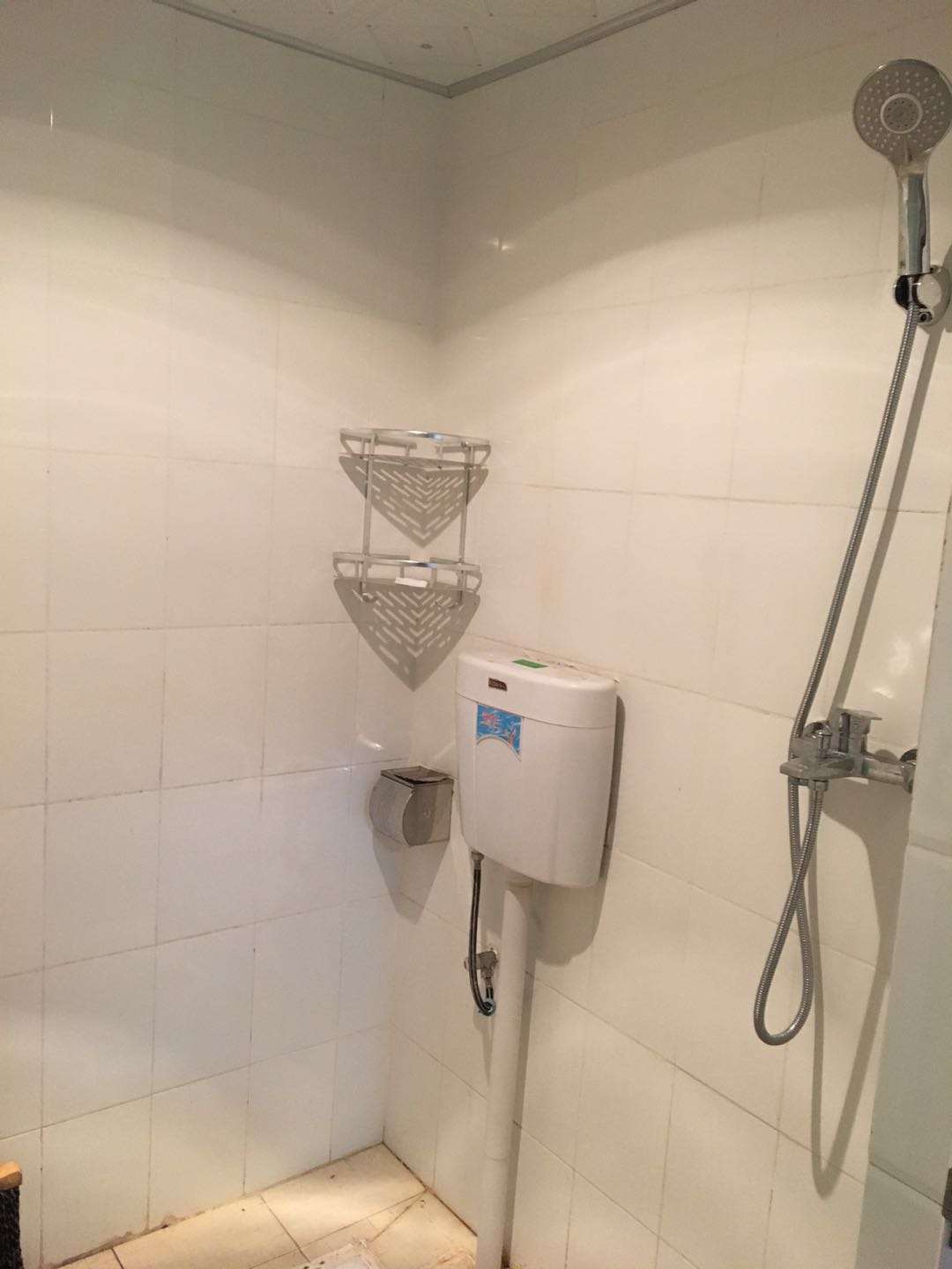 南湖春天  1室1厅1卫    1200.0元/月室内图