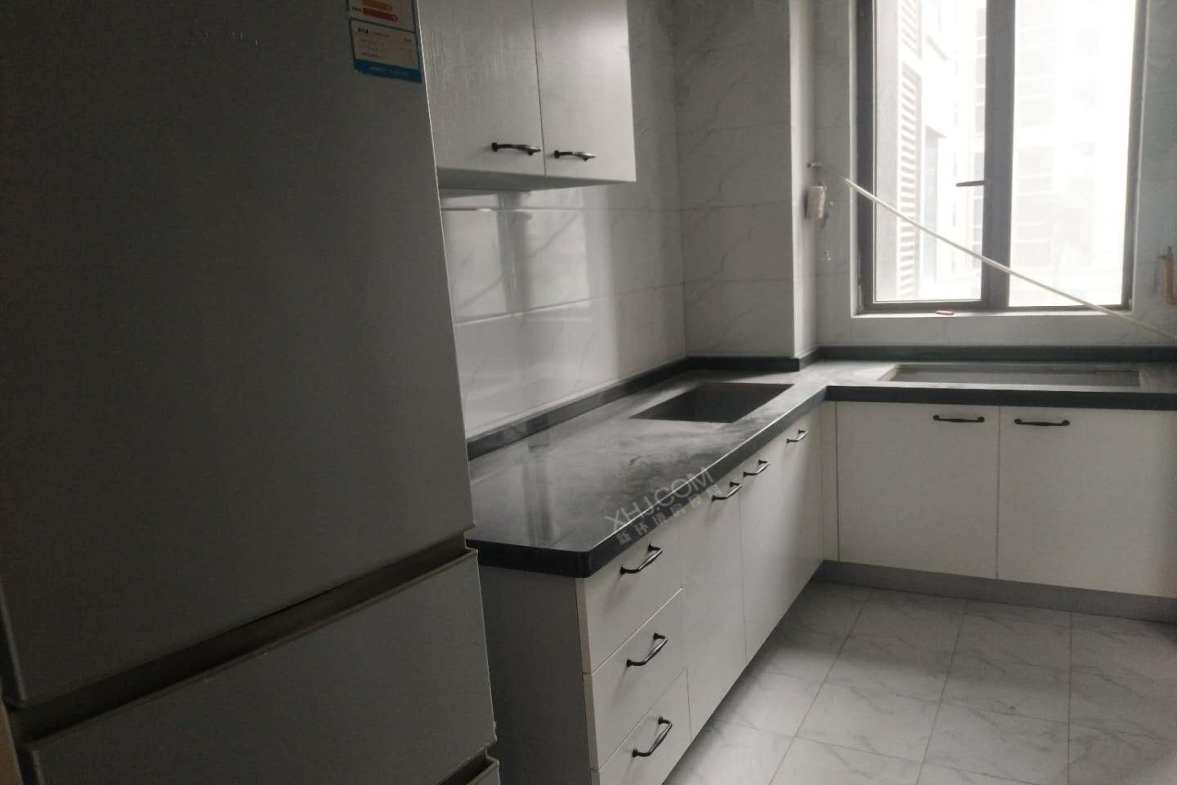 南湖半岛 3室2厅2卫 2800.0元/月 南湖半岛 3室2厅2卫 2800.0元/月室内图