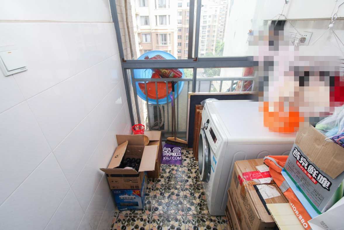 上海城小区  2室2厅1卫    103.0万客厅