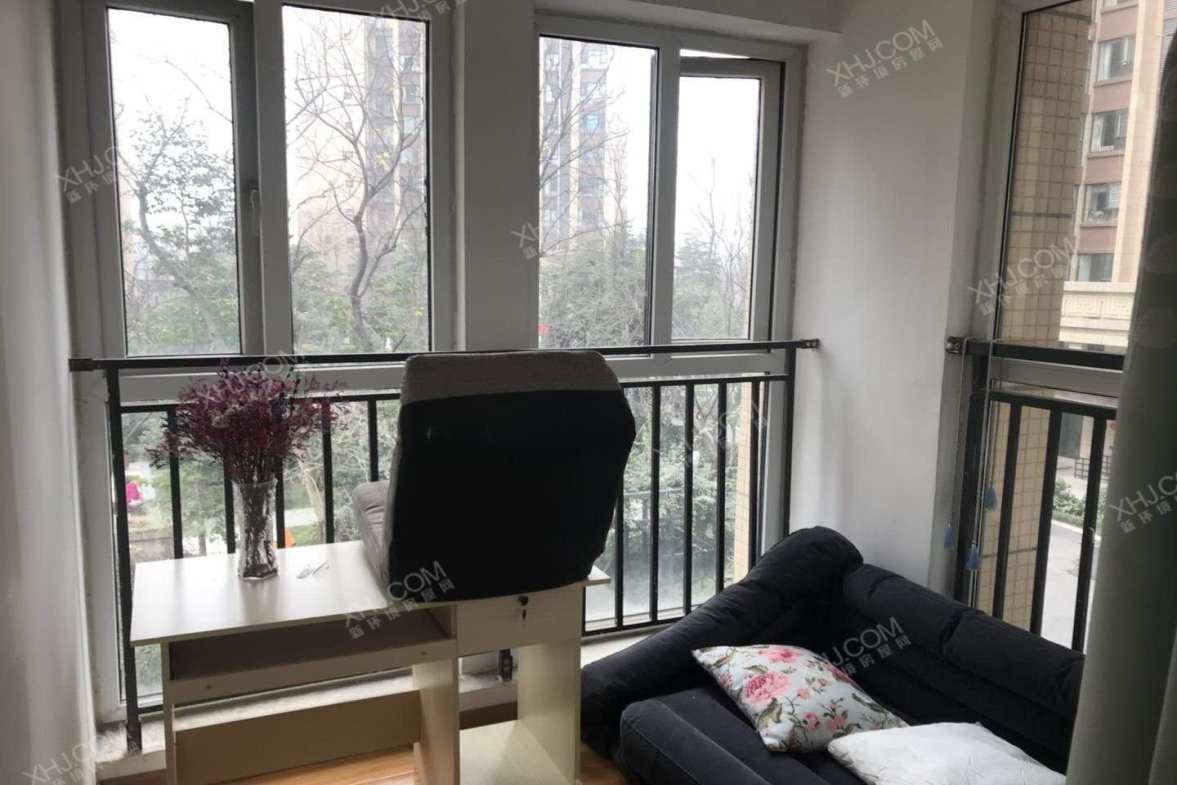 蓝光coco金沙一期  2室2厅1卫    1900.0元/月室内图