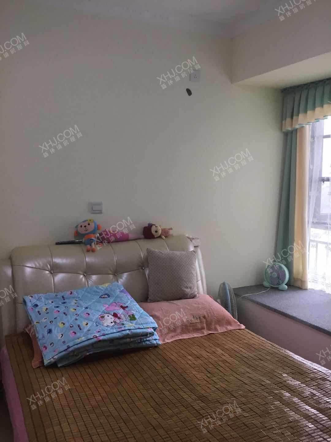 万锦城  2室2厅1卫    120.0万客厅