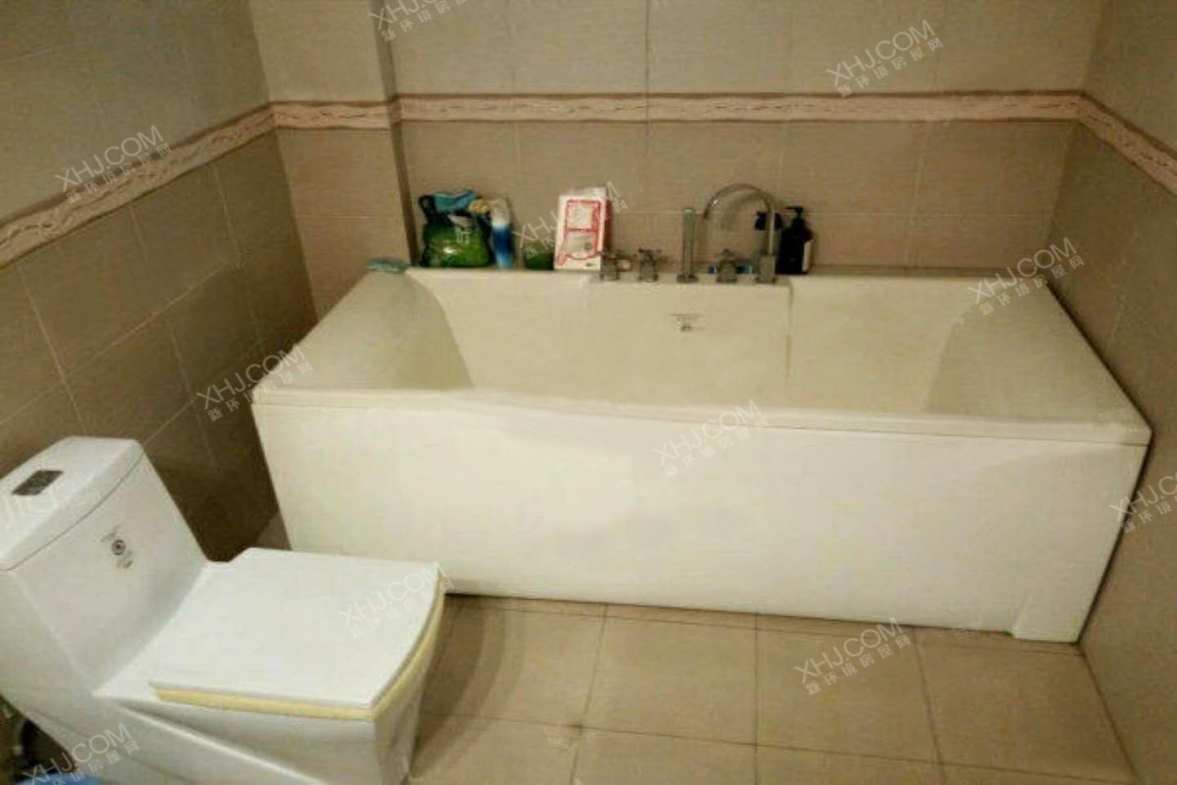 中华家园东区  3室2厅2卫    3500.0元/月室内图