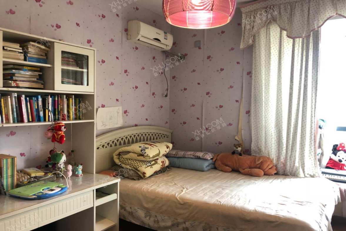 中大君悦金沙一期  3室2厅2卫    381.0万客厅