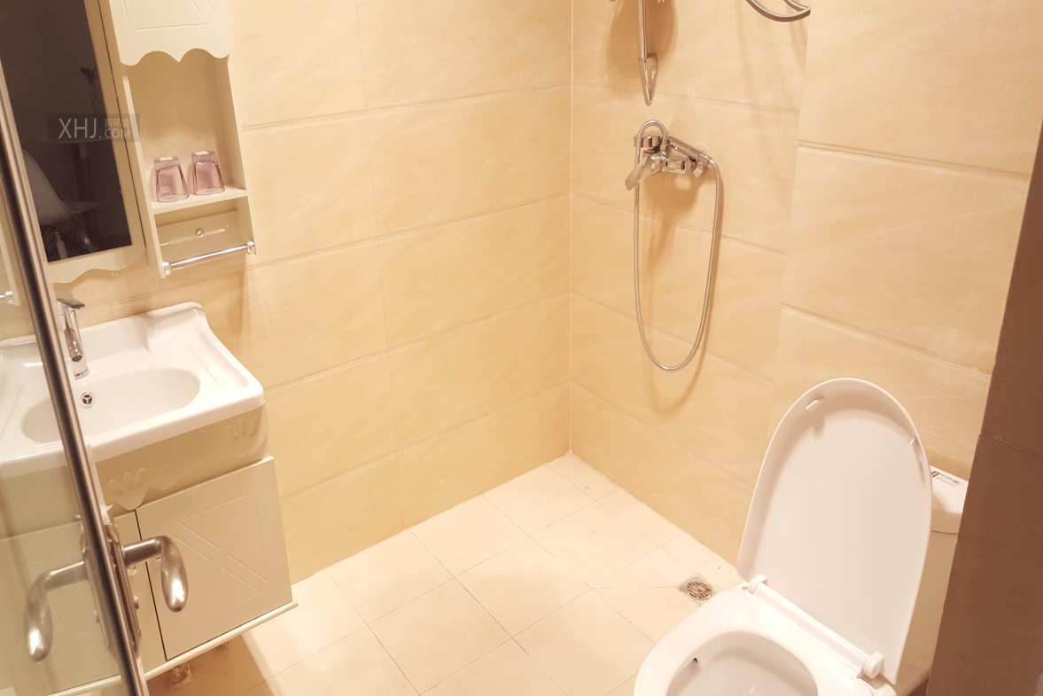 智地哥谭LOFT公寓  1室1厅1卫    1600.0元/月 智地哥谭LOFT公寓  1室1厅1卫    1600.0元/月户型图