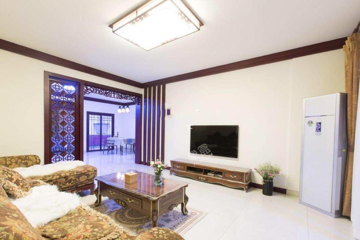 碧华邻  4室2厅2卫    5300.0元/月 碧华邻  4室2厅2卫    5300.0元/月室内图1