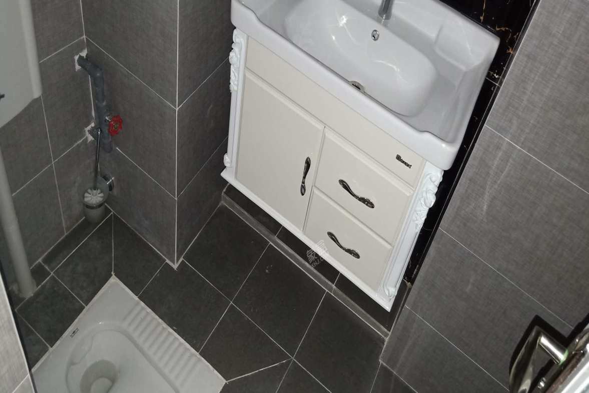 一品CG  1室1厅1卫    1800.0元/月室内图